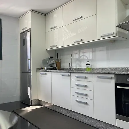 Urbanizacion Cruceiro Novo * バイヨーナ